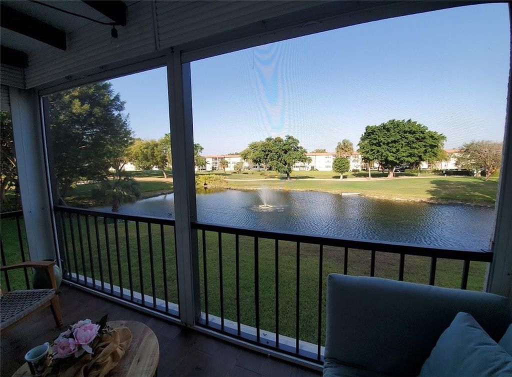 8930 S Hollybrook Boulevard 204, Pembroke Pines, FL 33025