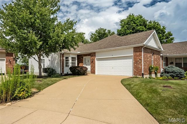 303 Holloway Ridge Court, Ballwin, MO 63011