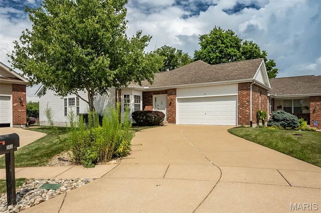 303 Holloway Ridge Court, Ballwin, MO 63011
