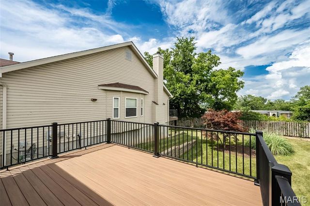 303 Holloway Ridge Court, Ballwin, MO 63011