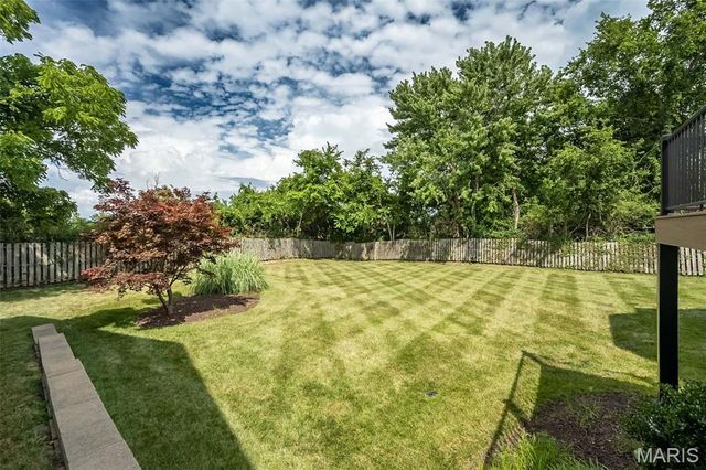 303 Holloway Ridge Court, Ballwin, MO 63011