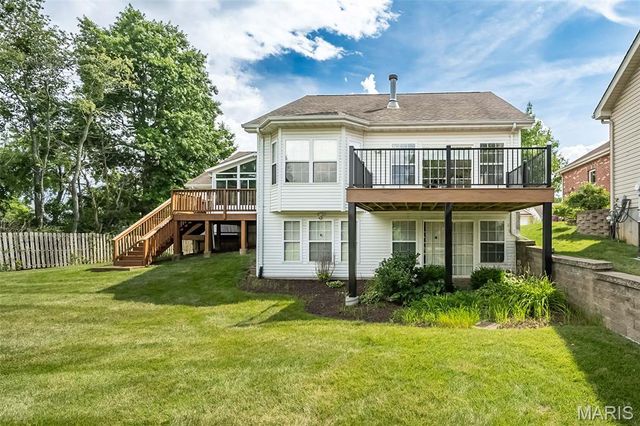 303 Holloway Ridge Court, Ballwin, MO 63011