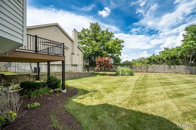 303 Holloway Ridge Court, Ballwin, MO 63011