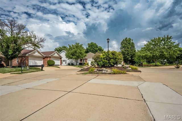 303 Holloway Ridge Court, Ballwin, MO 63011