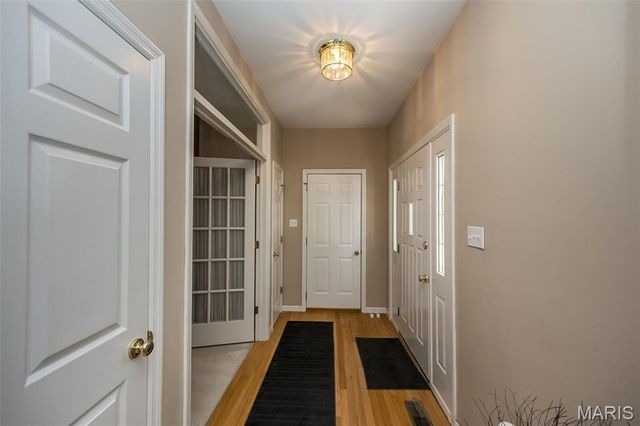 303 Holloway Ridge Court, Ballwin, MO 63011