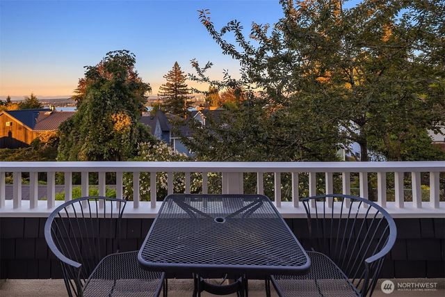 1522 34th Avenue, Seattle, WA 98122
