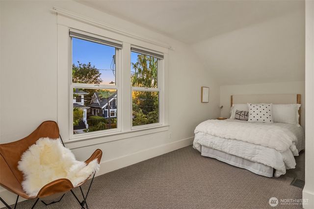1522 34th Avenue, Seattle, WA 98122
