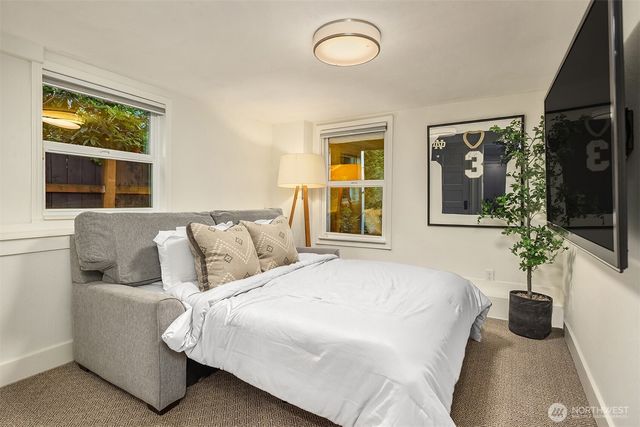 1522 34th Avenue, Seattle, WA 98122