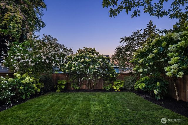 1522 34th Avenue, Seattle, WA 98122