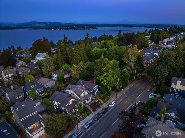 1522 34th Avenue, Seattle, WA 98122