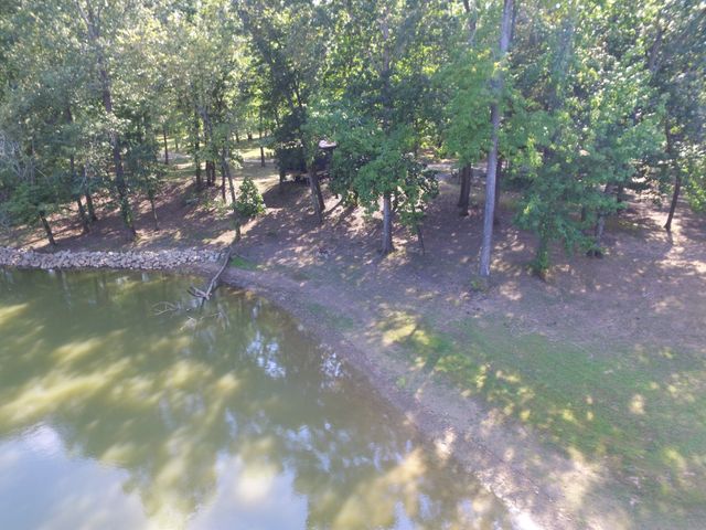 261 Lakeview Dr, Bath Springs, TN 38311