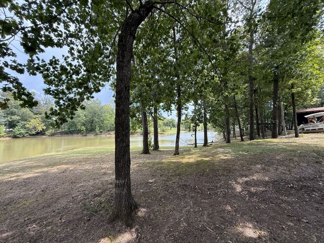 261 Lakeview Dr, Bath Springs, TN 38311