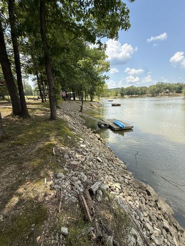 261 Lakeview Dr, Bath Springs, TN 38311