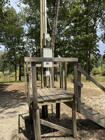 261 Lakeview Dr, Bath Springs, TN 38311