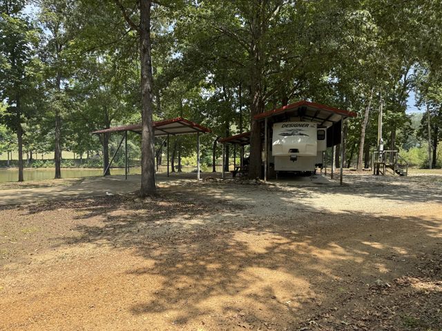 261 Lakeview Dr, Bath Springs, TN 38311