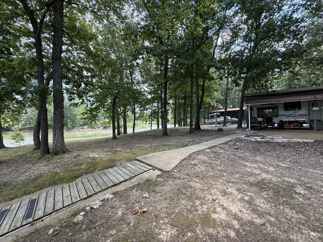 261 Lakeview Dr, Bath Springs, TN 38311