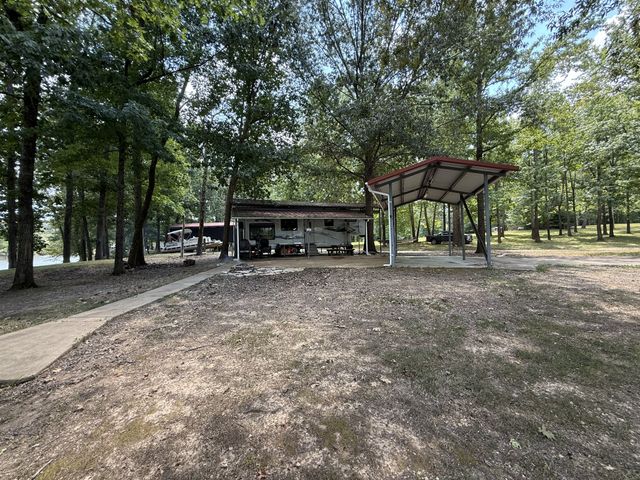 261 Lakeview Dr, Bath Springs, TN 38311