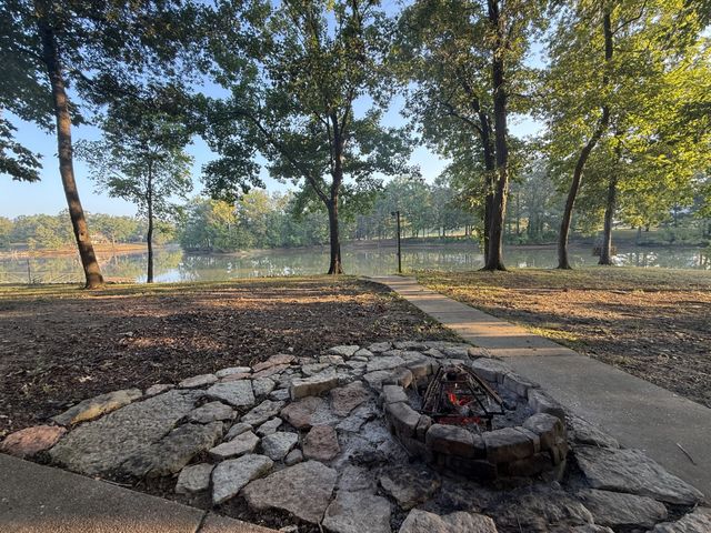 261 Lakeview Dr, Bath Springs, TN 38311