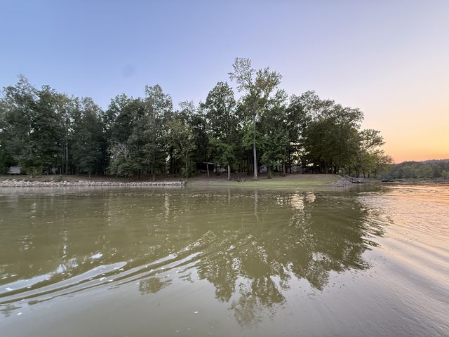 261 Lakeview Dr, Bath Springs, TN 38311