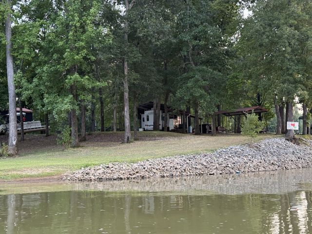 261 Lakeview Dr, Bath Springs, TN 38311