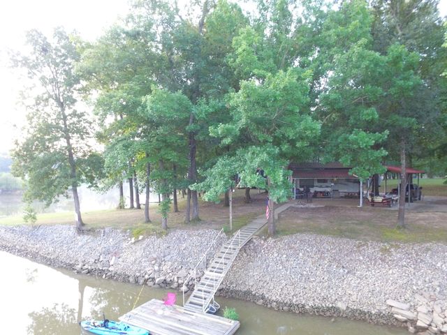 261 Lakeview Dr, Bath Springs, TN 38311