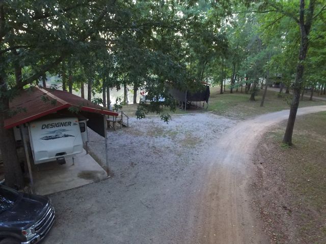 261 Lakeview Dr, Bath Springs, TN 38311