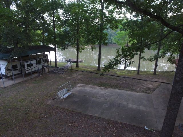 261 Lakeview Dr, Bath Springs, TN 38311