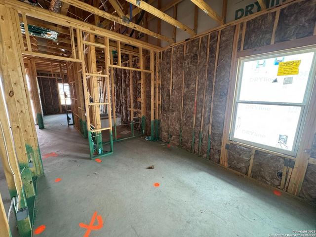 186 Peeps Ct., Adkins, TX 78101