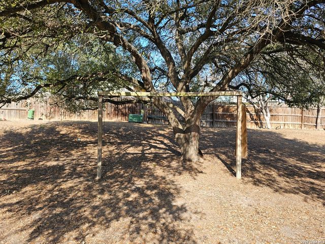 10001 Cedarbend, San Antonio, TX 78245