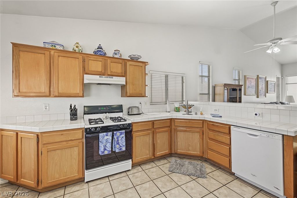5357 Georgia Peach Court, Las Vegas, NV 89130 — photo 2