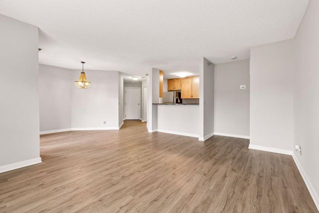 6155 Chasewood Parkway 1, Minnetonka, MN 55343