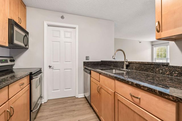 6155 Chasewood Parkway 1, Minnetonka, MN 55343