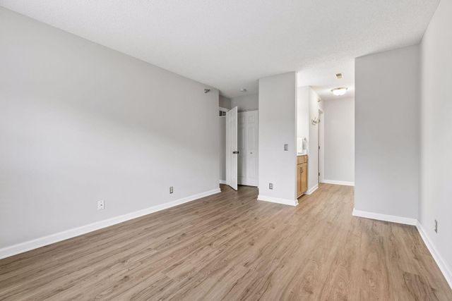 6155 Chasewood Parkway 1, Minnetonka, MN 55343