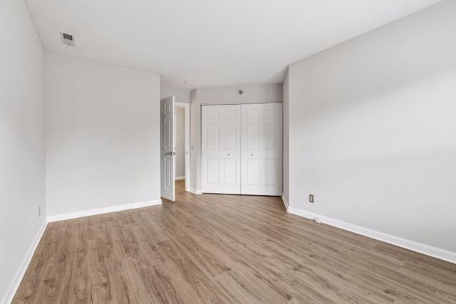 6155 Chasewood Parkway 1, Minnetonka, MN 55343