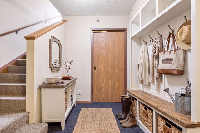 6155 Chasewood Parkway 1, Minnetonka, MN 55343