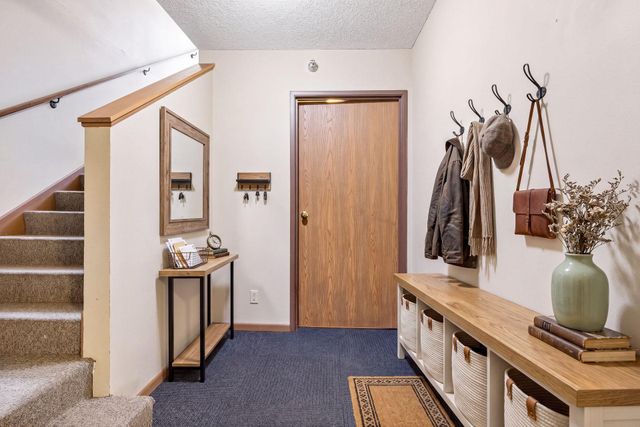 6155 Chasewood Parkway 1, Minnetonka, MN 55343