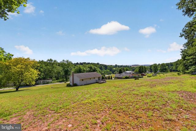 240 HARMAN RD, Halifax, PA 17032