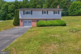 240 HARMAN RD, Halifax, PA 17032