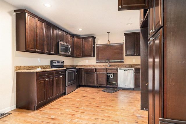 625 AVENUE D NE, Winter Haven, FL 33881