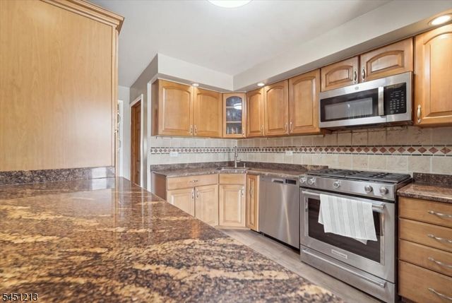 87 Curie Ave, Clifton City, NJ 07011