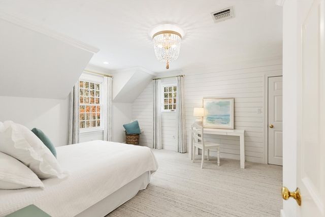 101 Draper Rd, Wayland, MA 01778