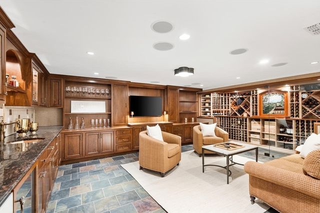 101 Draper Rd, Wayland, MA 01778