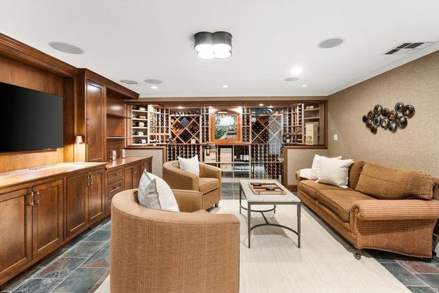 101 Draper Rd, Wayland, MA 01778