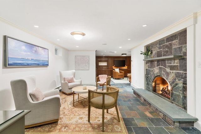 101 Draper Rd, Wayland, MA 01778