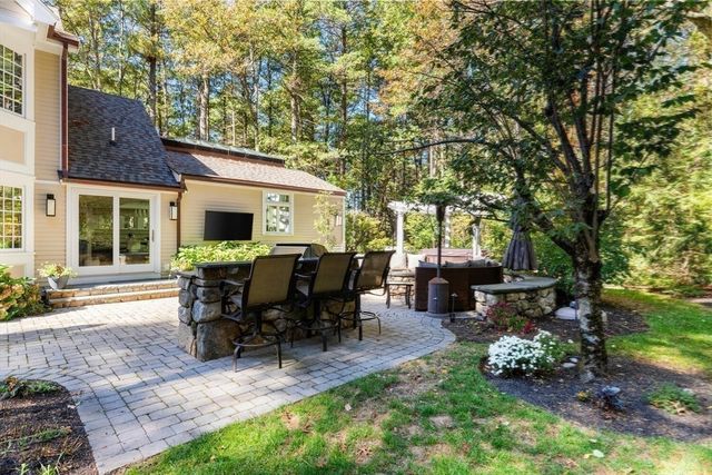 101 Draper Rd, Wayland, MA 01778