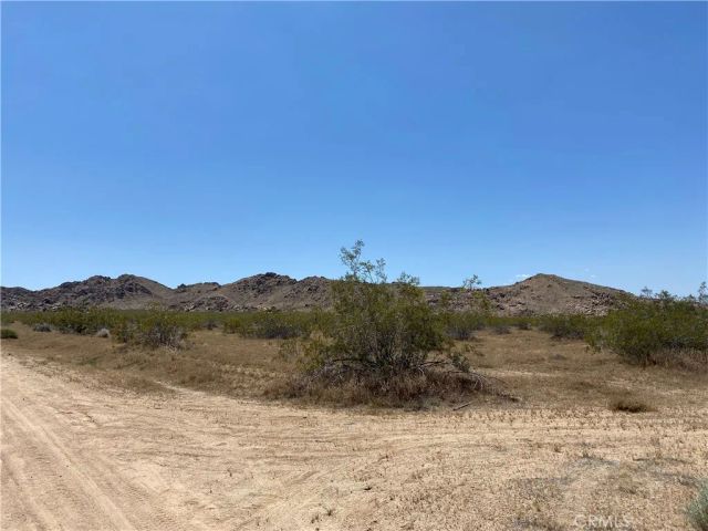 19299 Via Vista, Apple Valley, CA 92307