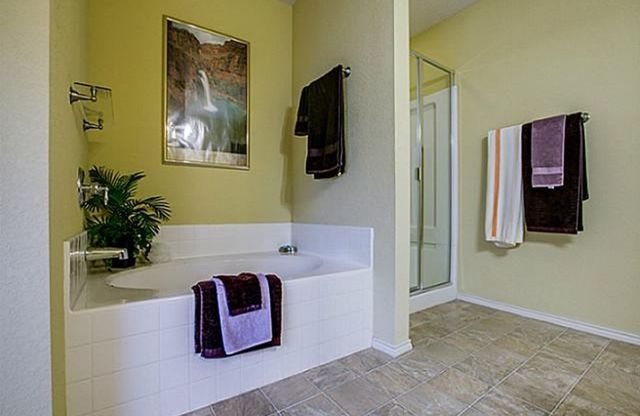 10708 Emerald Park Lane, Fort Worth, TX 76052