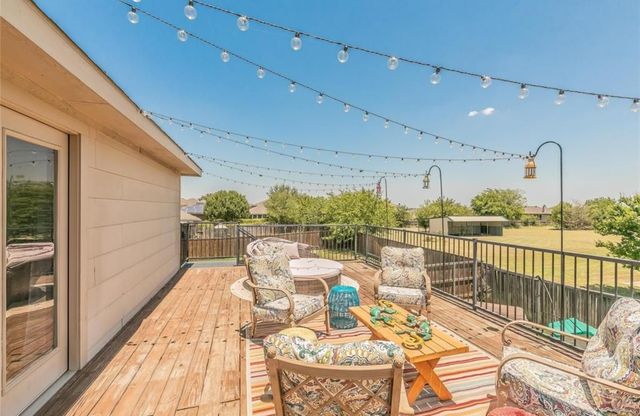 10708 Emerald Park Lane, Fort Worth, TX 76052