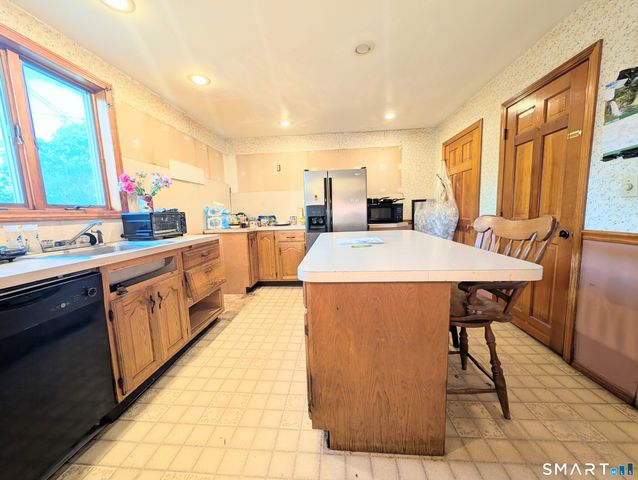 158 Cliff Street, Naugatuck, CT 06770