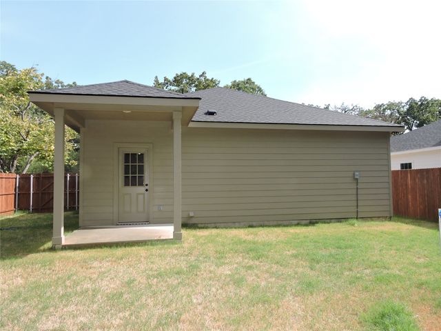106 Navajo Drive, Mabank, TX 75156
